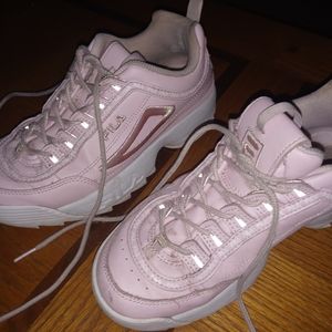 Fila shoes size 8,5 been worn for a year color pink